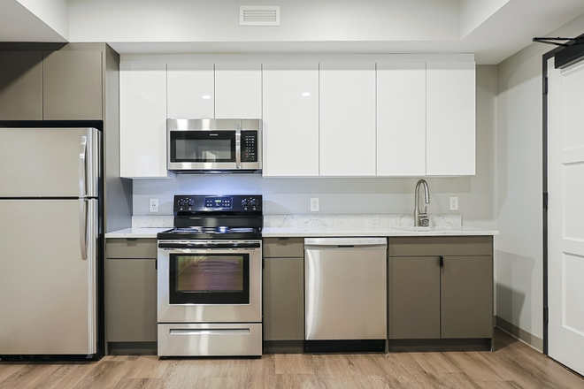 Kitchen, with Ninja air fryer - Close to campus, Amazon Delivery room, large bedroom Apartments