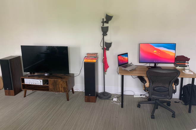 Living Room - Summer Sublet:Furnished 1BR apt for PU faculty/staff affiliate only-Prospect Ave-Princeton