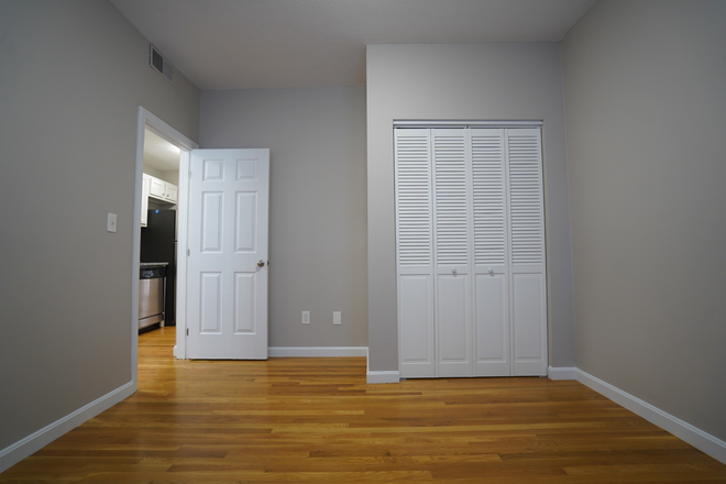 1 - AUG/SEPT 2026 | Fantastic 3 beds | Easy MBTA | No Broker Fee Apartments