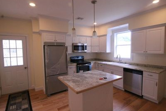 69 Kitchen - Private rooms in 4 BR/2 bath duplex Oak Sq. Brighton. Avail. Aug/Sep 1. Walk BC. Bus BU, Boston. Duplex