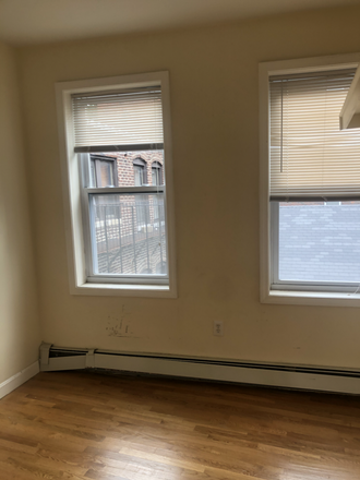 . - 3 Bed / 2 Bath w/HEAT + HOT WATER INCLUDED avail. 9/1 Apartments