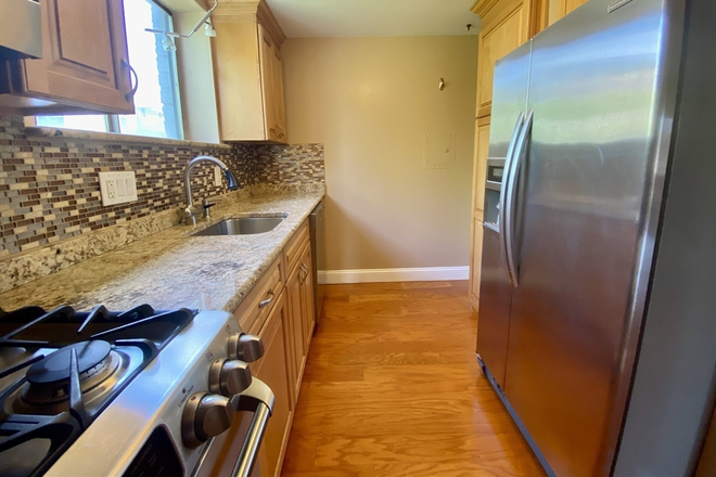 . - Spacious 2 Bed / 2 Bath with Balcony!! Central AC! Heat&Hot Water Included! Avail. NOW!! Apartments
