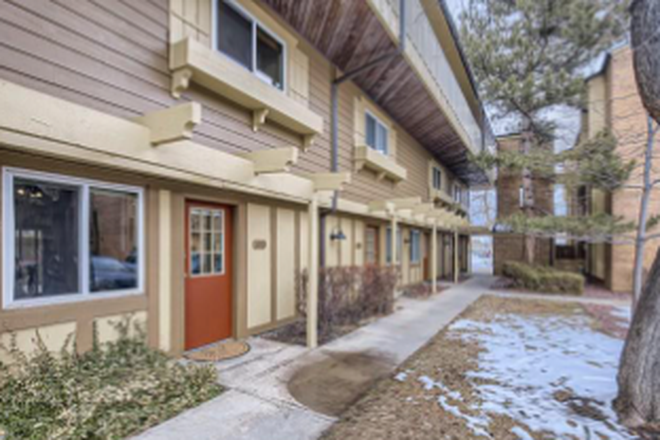 outside view of building, perpendicular to Madison Ave - Wimbledon Condominiums - Bldg S
