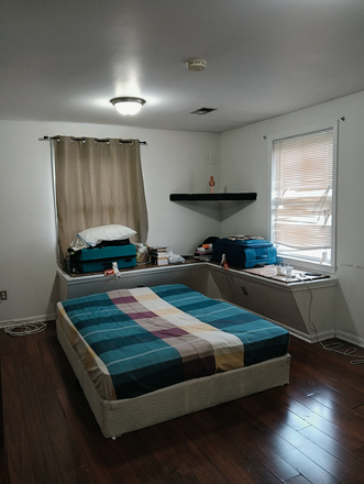 Innards of the Bedroom - One Spacious Room Available for Summer from Last Week of May till the last week of August, 2025 House