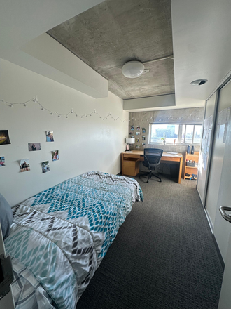 Bedroom - Room for a female person (undergraduate - graduate or PhD Level) directly on campus
