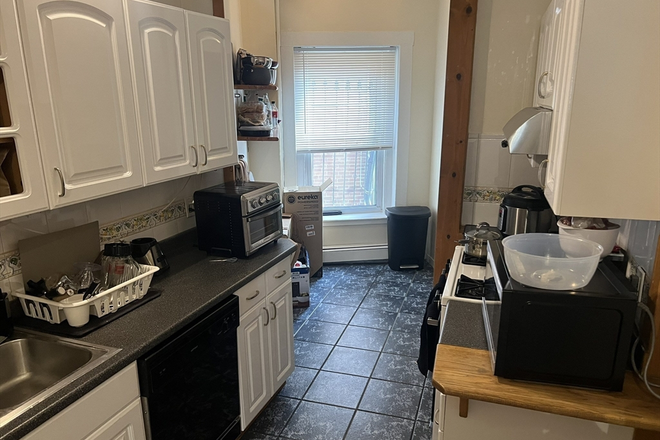 LIVING - SPACIOUS 2 BED AVAILABLE 8/1/25! Apartments