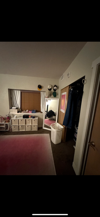 Room - Spring Sublease at The Ledges – Walk to Campus, Private Bath Apartments