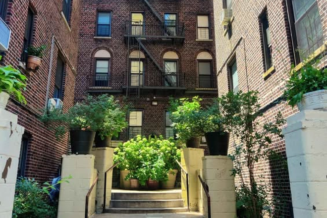Entrance - Large one-bedroom, rent stabilized apartment (lease takeover)