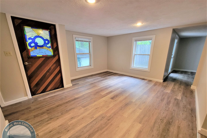 Photo - Charming 2 Bedroom Home --- Walking Distance to Campus!