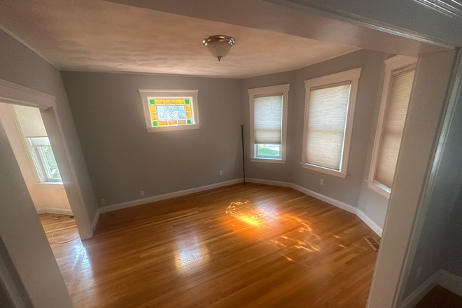 Living Room - 2BR/2BA in Cambridge - 1,014 sq ft, Porch, Yard, Parking, Storage - Available Sept 1 Condo