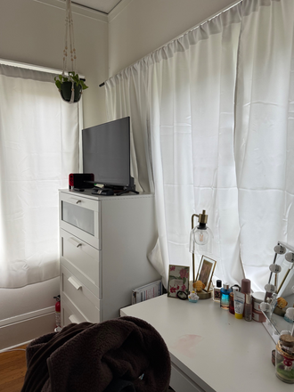 Bedroom - Summer sublease - Private room in home!