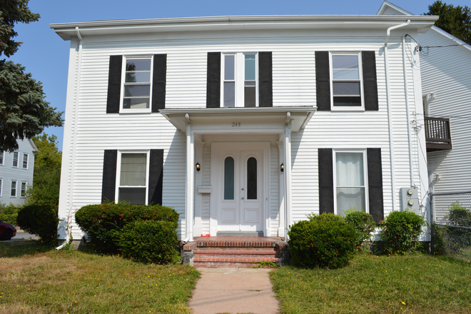 . - HUGE 6 BED/4 BATH WITH IN-UNIT LAUNDRY!! AVAIL 8/29/2027!!