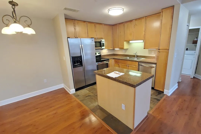 Kitchen - 2Bd 2Bath w Parking