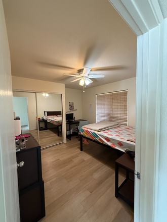 Bedroom - Spacious Room Walking Distance from Campus, with Great Amenities Apartments