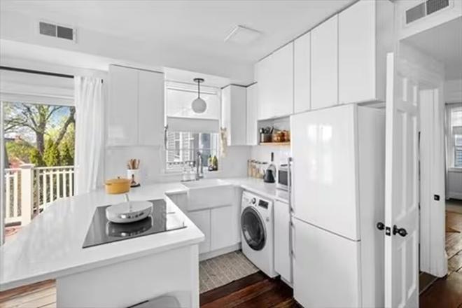 Kitchen - Newly Renovated Condo on Quiet, Pleasant Road Near Brown, RISD