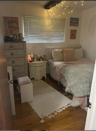 Bedroom - 1 Bedroom in House off Baseline