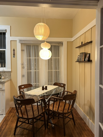 Dining area - Spacious Studio for Summer Sublet
