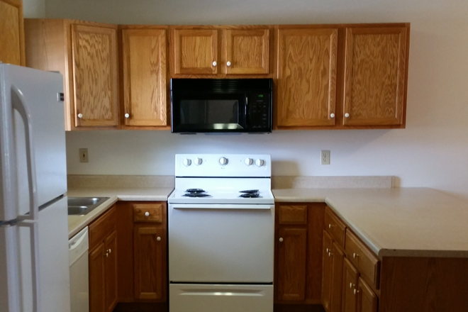 kitchen - 912-920 N 7th Street Townhome