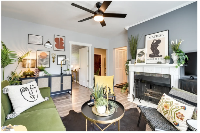 Living room - Beautiful Lincoln Park condo - 9 mo. Lease