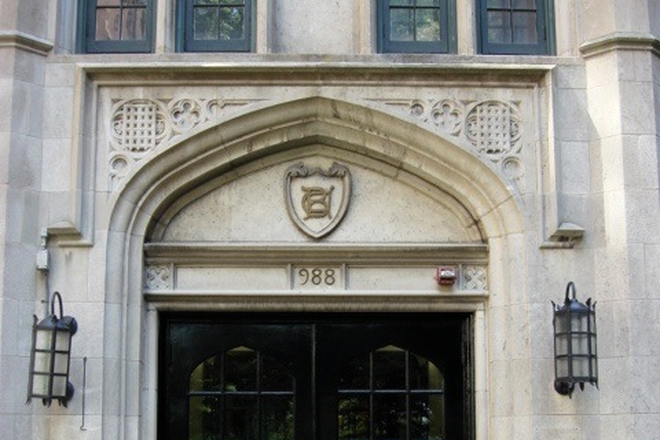 Main Entrance - ***BEST LOCATION - Sunny and Bright Condo in Harvard Square - NO FEES!