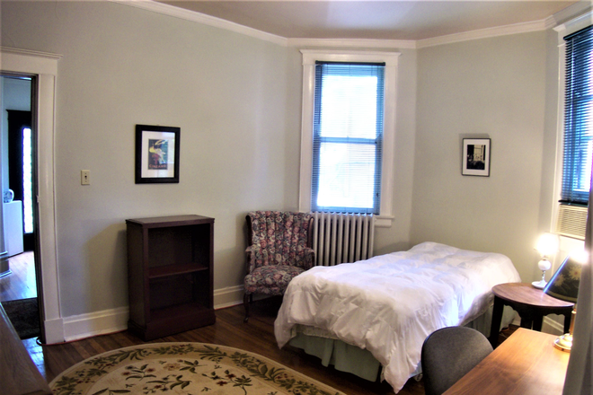 Your Bedroom - SUBLET MAY, JUNE JULY... UTS/WIFI INC.. FURNISHED...WALK TO UC or U. HOSP. NO DRAMA, CLEAN QUIET Apartments