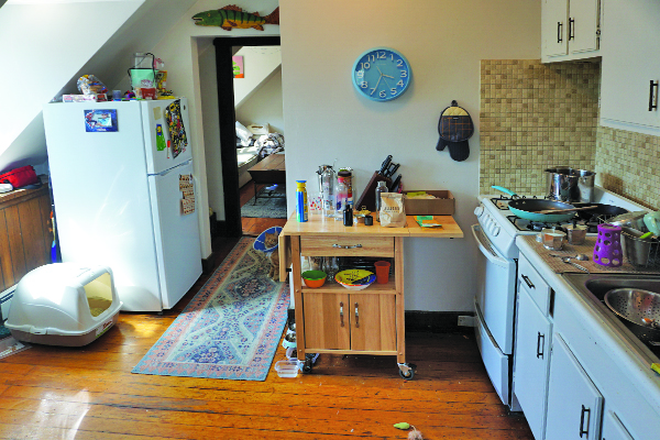 . - Sun drenched top floor 2 Bedroom apartment w/ a large deck
