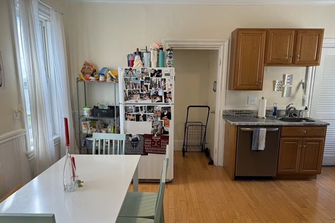 Kitchen - 6-Bed on Delle Ave with laundry in unit!! Apartments