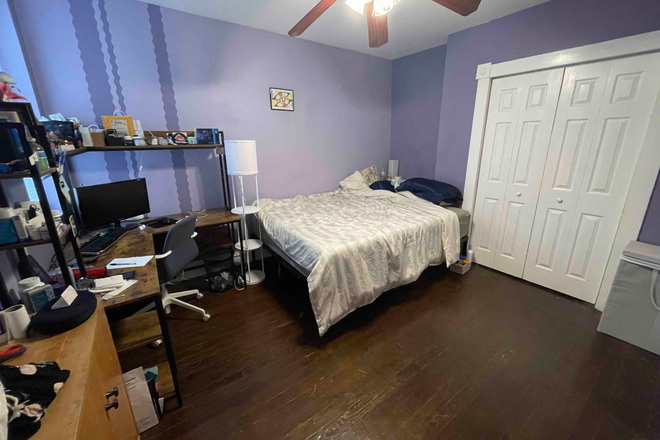 Bedroom for rent - Rowhouse in Charles Village - looking for a 3rd roommate