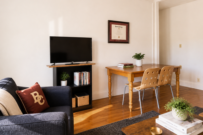 1 - BC Grad Student 2 bed for Aug 1 move in, no fee large unit walk to campus Condo