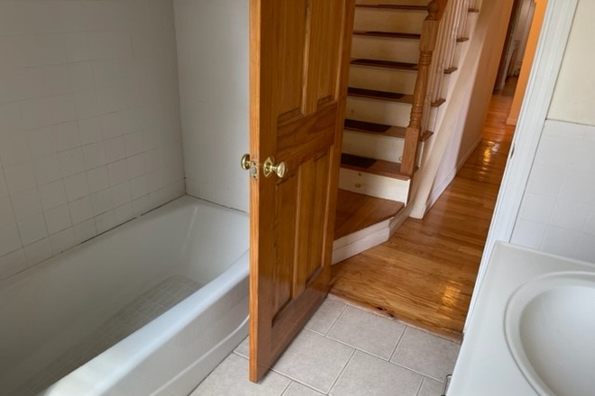 bath - No fee ! spacious apartment in 2 level, 2baths, Central sq, MIT