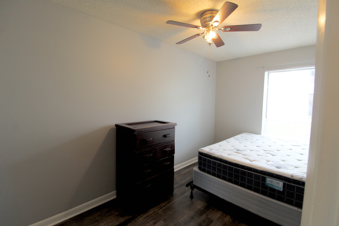 bedroom - 1 bedrooms for rent! -1380-K Hunters Road Condo