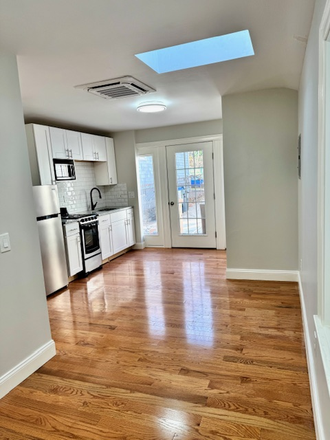 kitchen  bedroom - Studio apartment/Separate cottage for rent/flexible lease terms/walk to campus