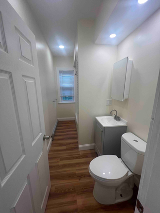 bath - No Fee: Renovated spacious 4BR/1BA Apartment Near Tufts – Available immediately