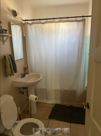 Bathroom - Student House right next to campus (Girls house)