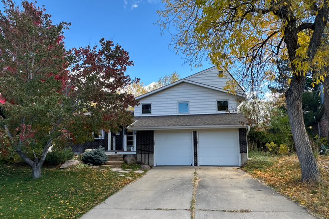 Front of the House with 2 car Garage - Spacious, furnished 3BR perfect for staff/faculty with family, backyard, sauna, creek, close t House