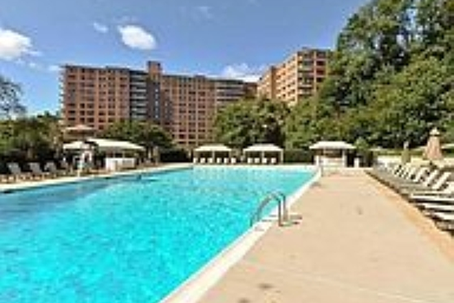 Swimming Pool - Renovated 2BD/2BA condo (1,215 sq ft) with UTILITIES INCLUDED