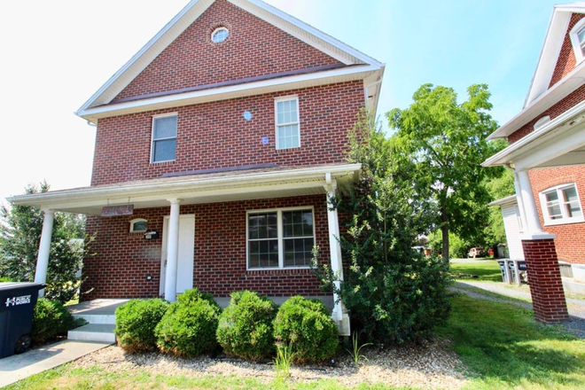 Front - Preleasing for the upcoming School Year! - Live downtown! - 301 West Market Street. House