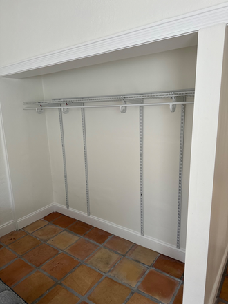 Huge closet - Beautifully Furnished Nature lovers Heaven! House