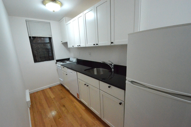 Kitchen - 2 Bed Available 5/1/26! *CONTACT NOAH 603-470-8181