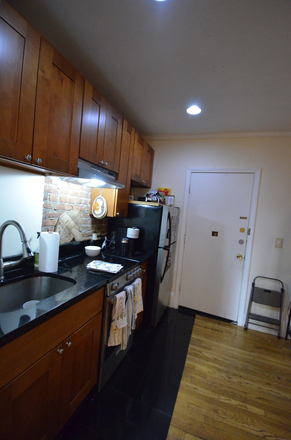 . - Renovated 3-bed on Marlborough St! No broker fee. Contact Will McGowan 617.512.5822