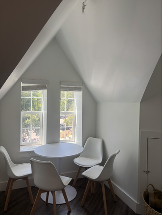 breakfast nook - The Mansions Apartments