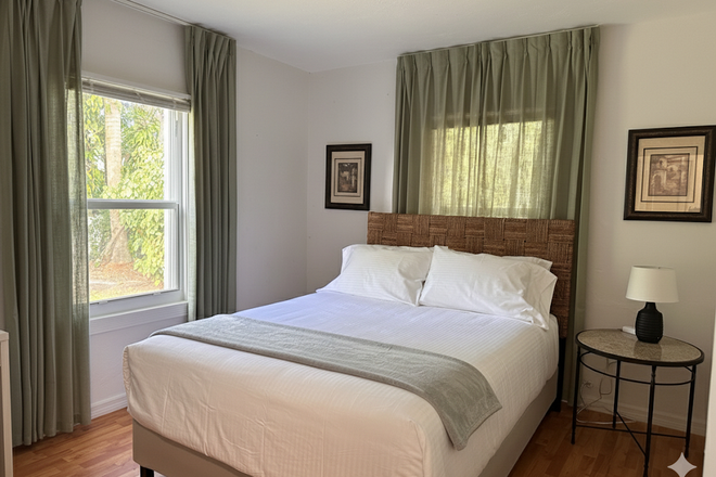 Bedroom - LOOKING FOR THE PERFECT HOUSE NEAR UM?