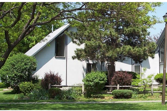 outside - Summer Sublease for a 1B 1B Apartment (whole unit/apartment)