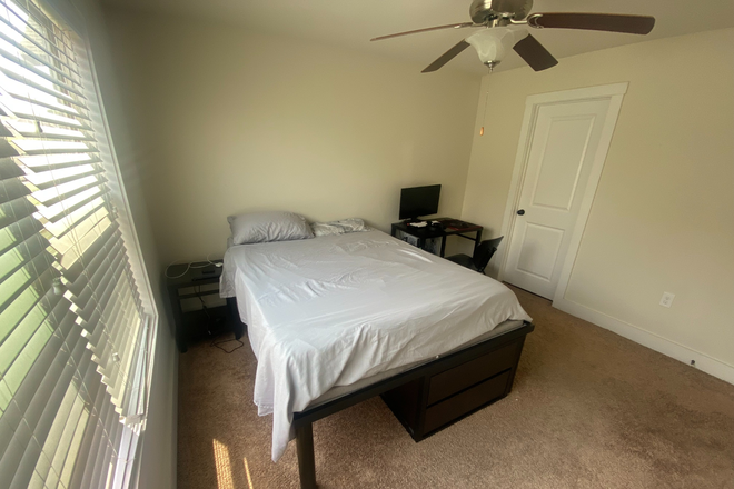 Bedroom - The Retreat at Blacksburg
