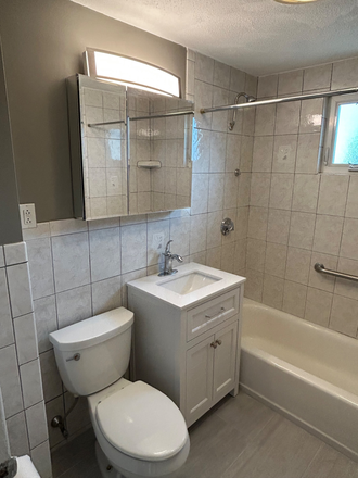 Bathroom - Close to campus Apartments