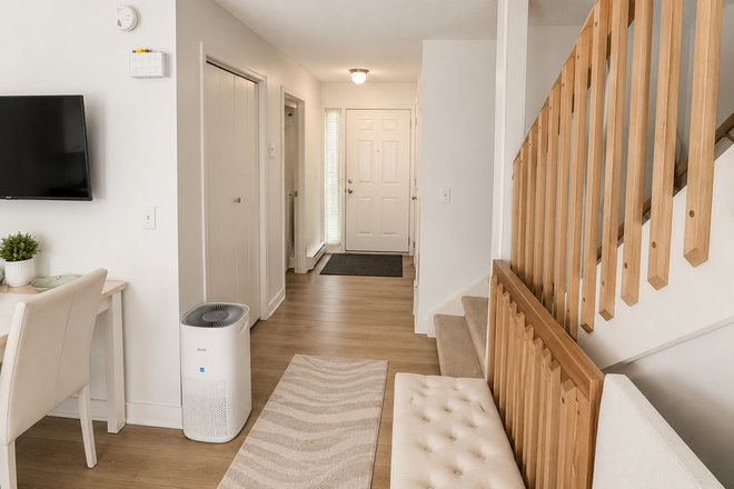 Picture - 5br - 1740ft2 - Rental: 3+2 BR Townhouse | Stonehedge Dr
