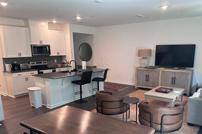 Kitchen - New Furnished 3-bedroom Townhouse, great location