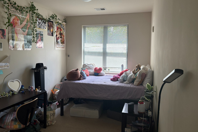 Bedroom - The Varsity Apartment Complex (~June 1st-July 31st)