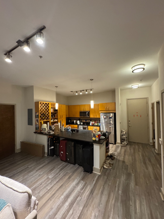 Spacious Kitchen and huge counter - AMLI old 4th ward Apartments