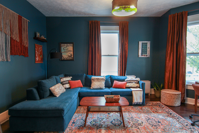 Living Room - Bright, Historic, Fully Renovated 2BR, 2BA near Downtown & UT, 1.5 mi to campus Duplex